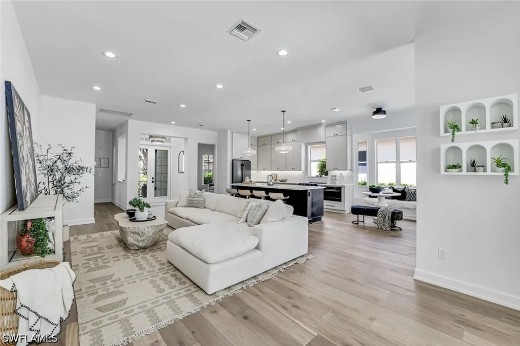 6132 Highwood Park Lane Naples FL 34110