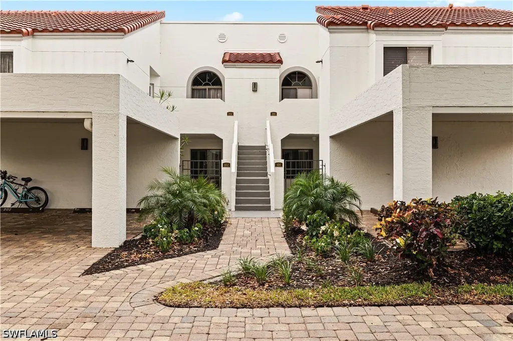 565 Beachwalk Circle Naples FL 34108