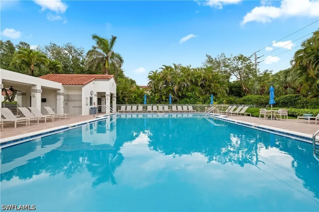 565 Beachwalk Circle Naples FL 34108