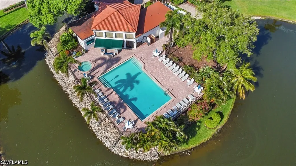 565 Beachwalk Circle Naples FL 34108