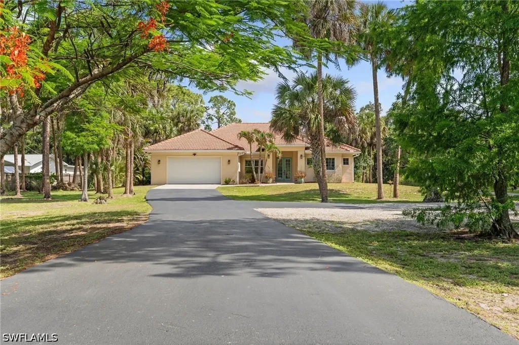 445 12th Avenue NW Naples FL 34120