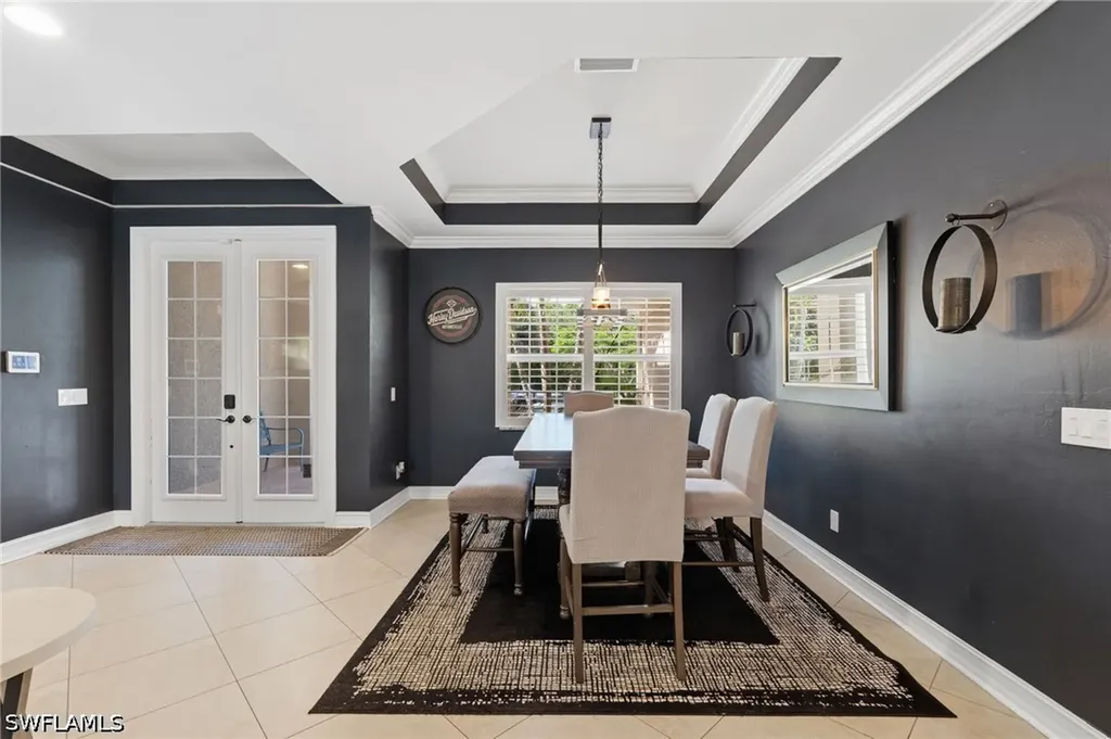 445 12th Avenue NW Naples FL 34120