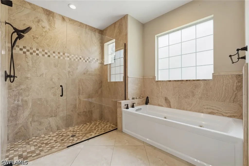 445 12th Avenue NW Naples FL 34120