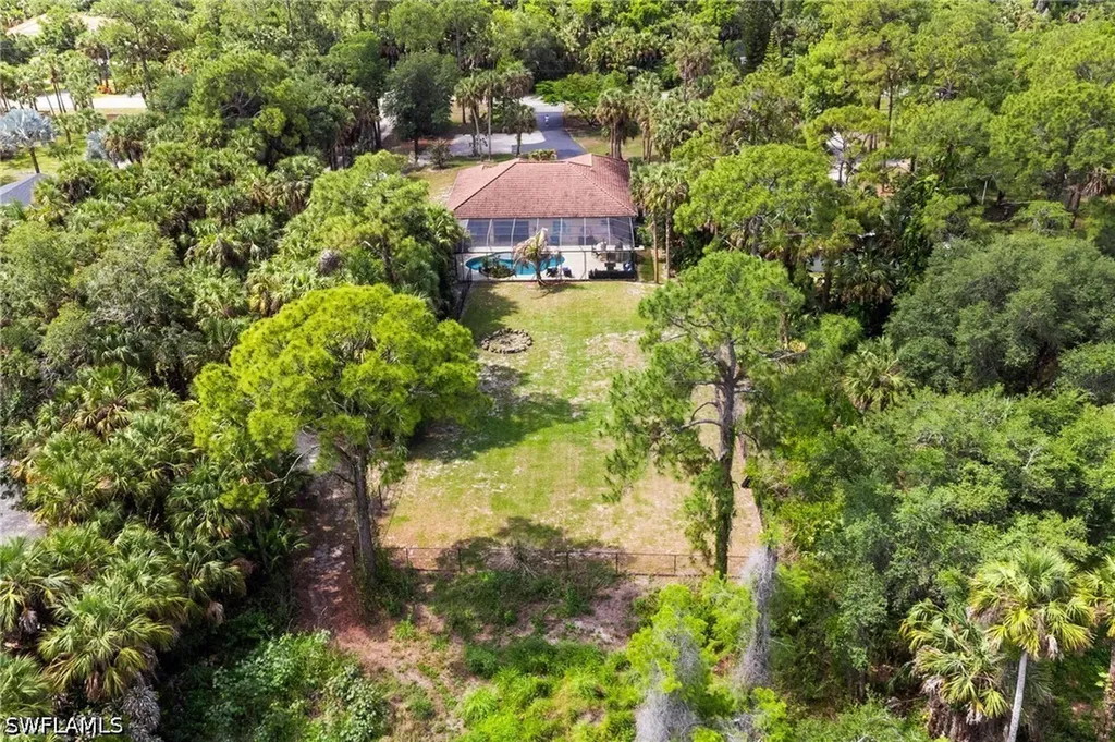 445 12th Avenue NW Naples FL 34120