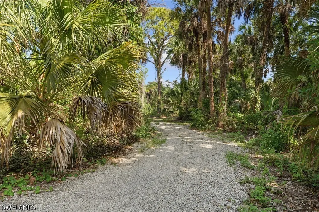 445 12th Avenue NW Naples FL 34120