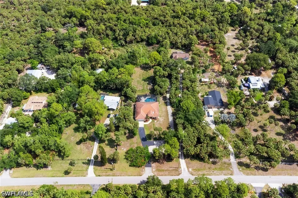 445 12th Avenue NW Naples FL 34120