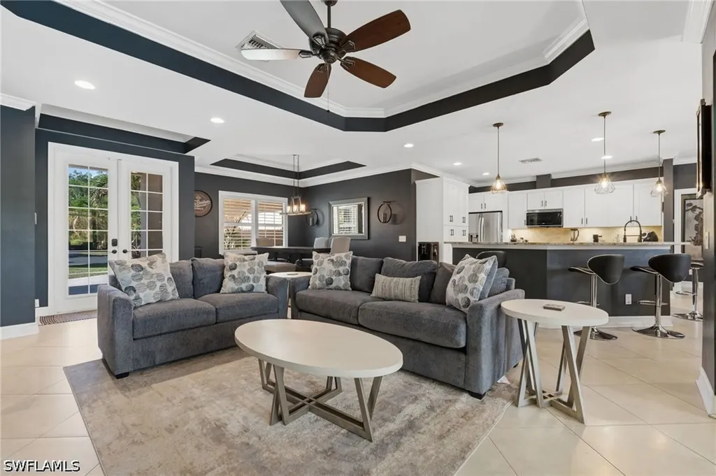 445 12th Avenue NW Naples FL 34120