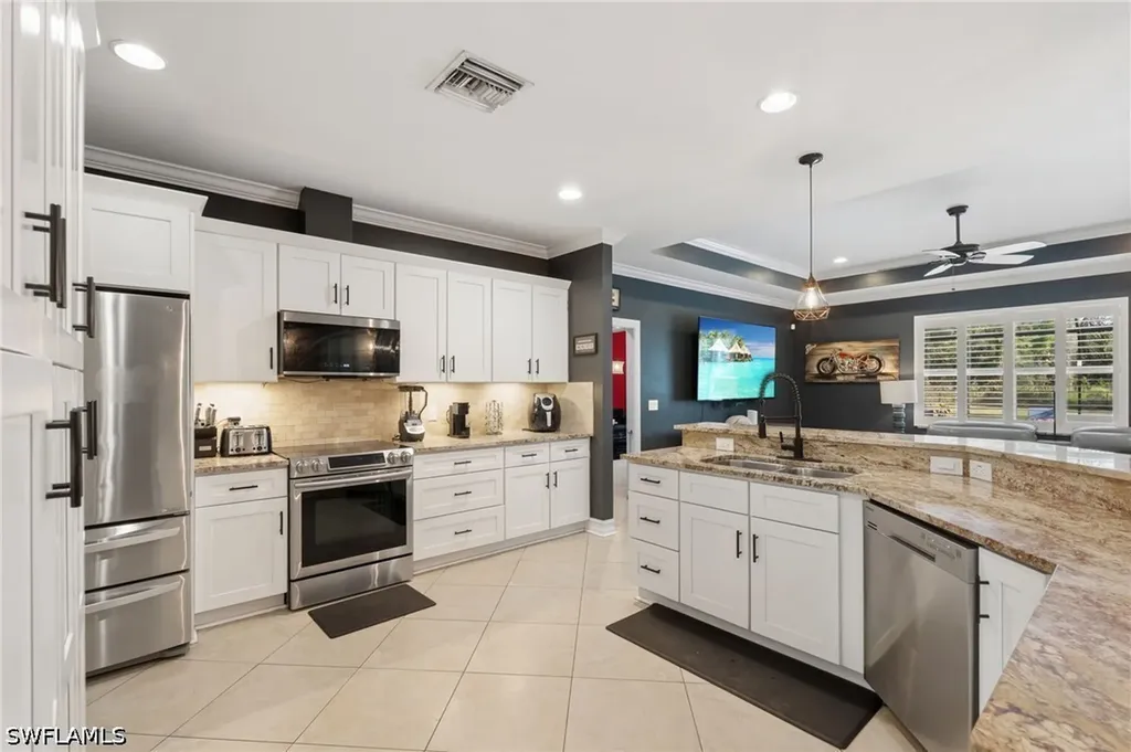 445 12th Avenue NW Naples FL 34120