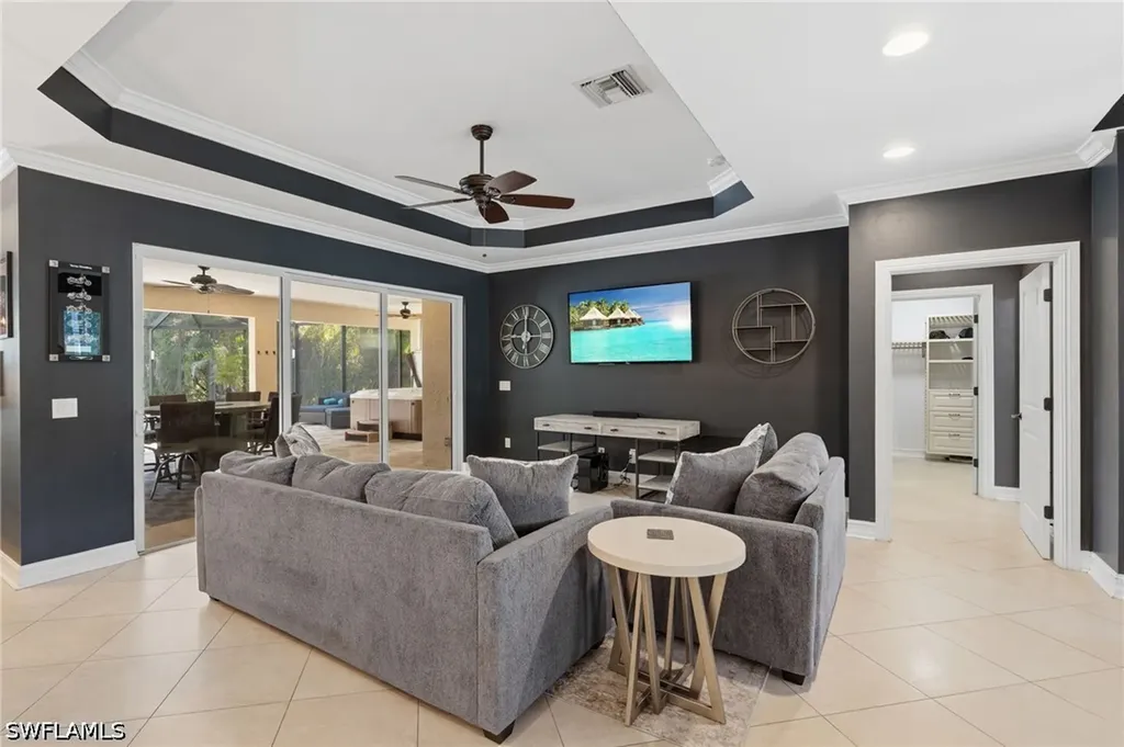 445 12th Avenue NW Naples FL 34120
