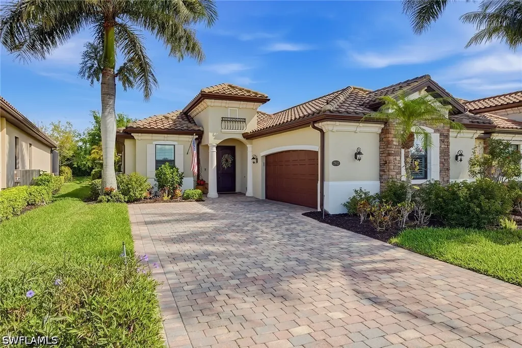 Naples FL, 2842 Aviamar Circle