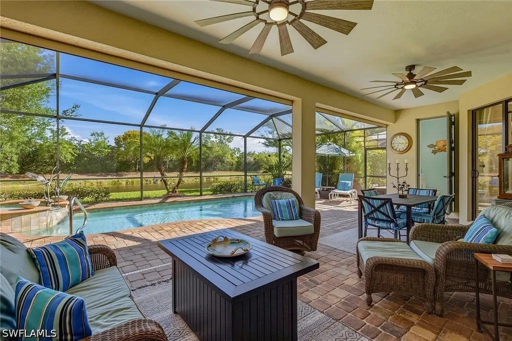 2842 Aviamar Circle Naples FL 34114