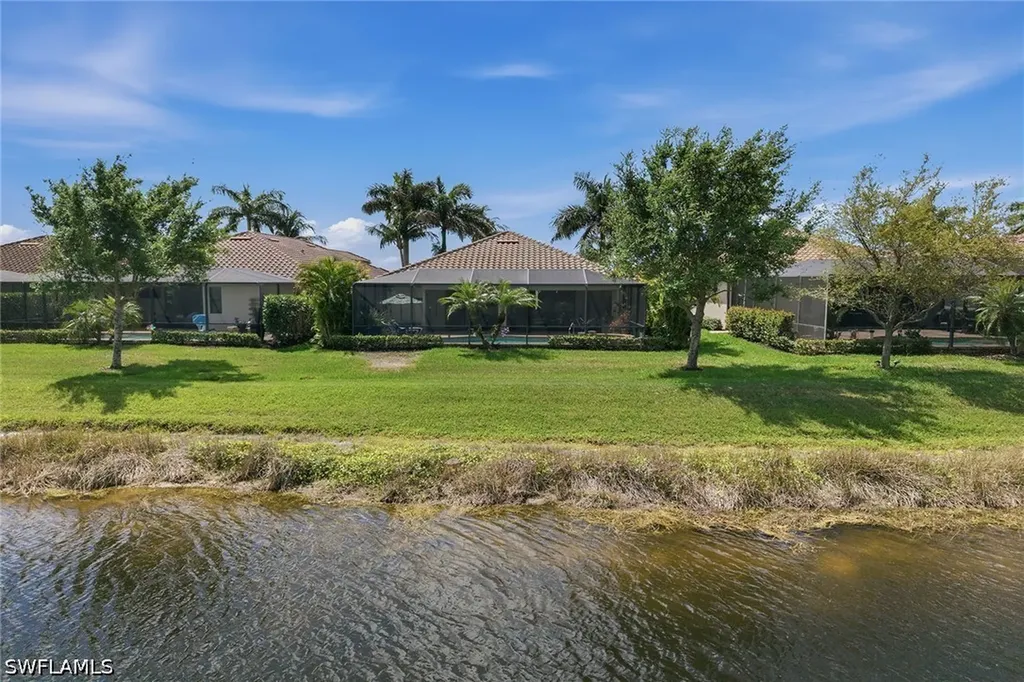 2842 Aviamar Circle Naples FL 34114