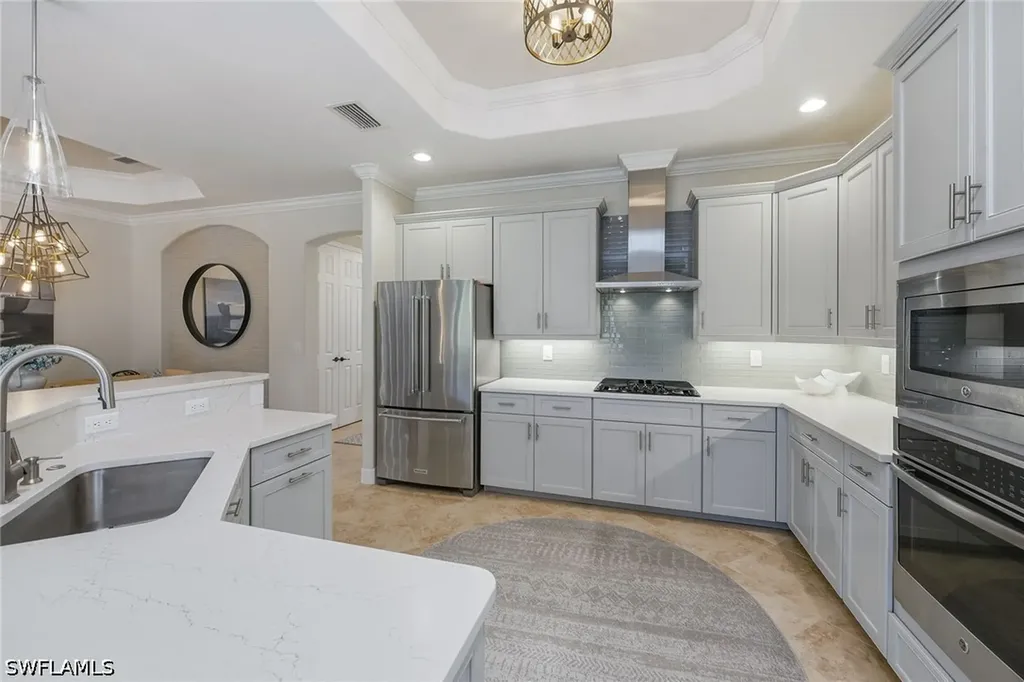 2842 Aviamar Circle Naples FL 34114