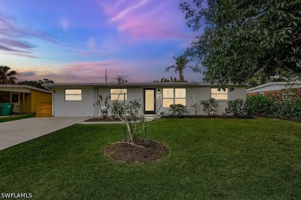 1303 Delmar Lane Naples FL 34104