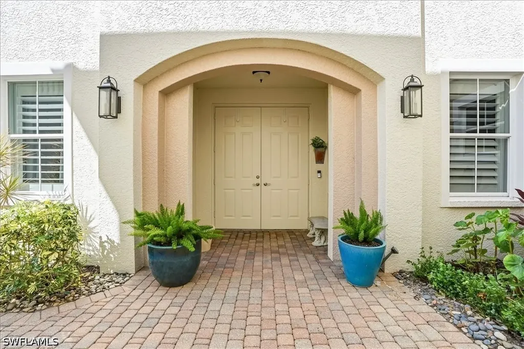 587 Avellino Isle Circle Naples FL 34119