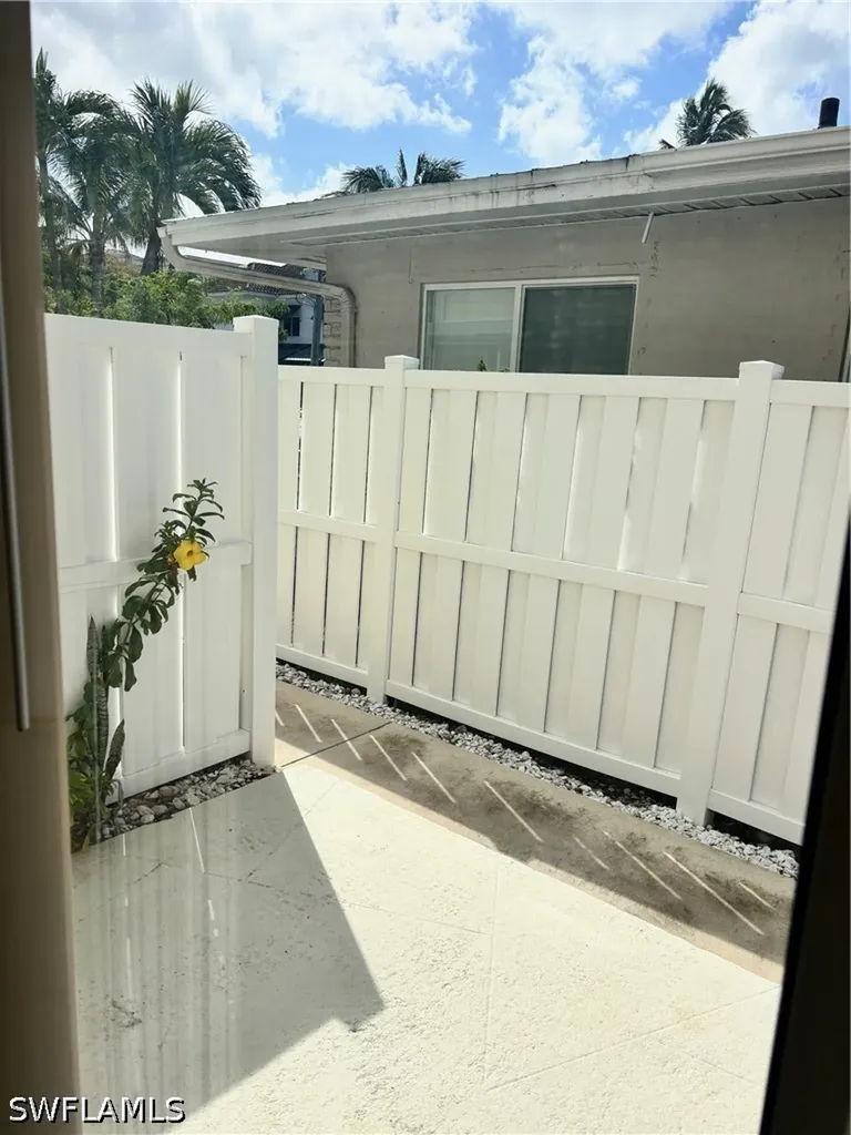 296 4th Avenue S Naples FL 34102