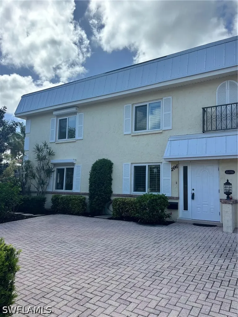 296 4th Avenue S Naples FL 34102