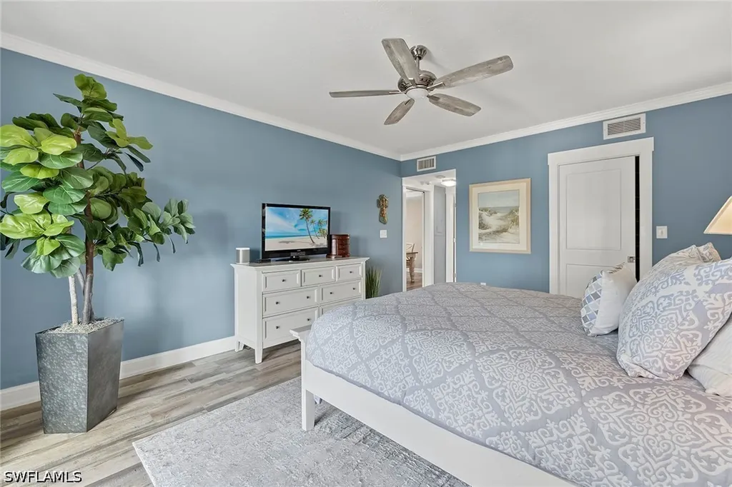 6075 Pelican Bay Boulevard Naples FL 34108