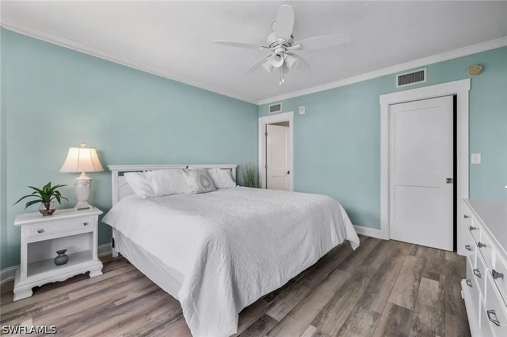 6075 Pelican Bay Boulevard Naples FL 34108