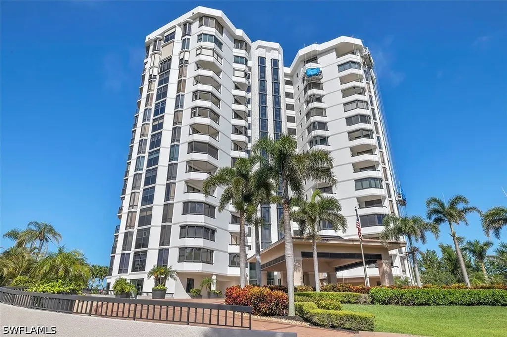 6075 Pelican Bay Boulevard Naples FL 34108