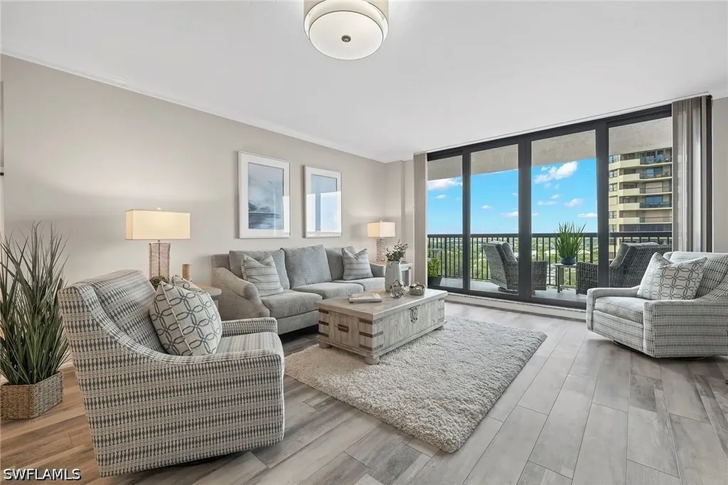 6075 Pelican Bay Boulevard Naples FL 34108