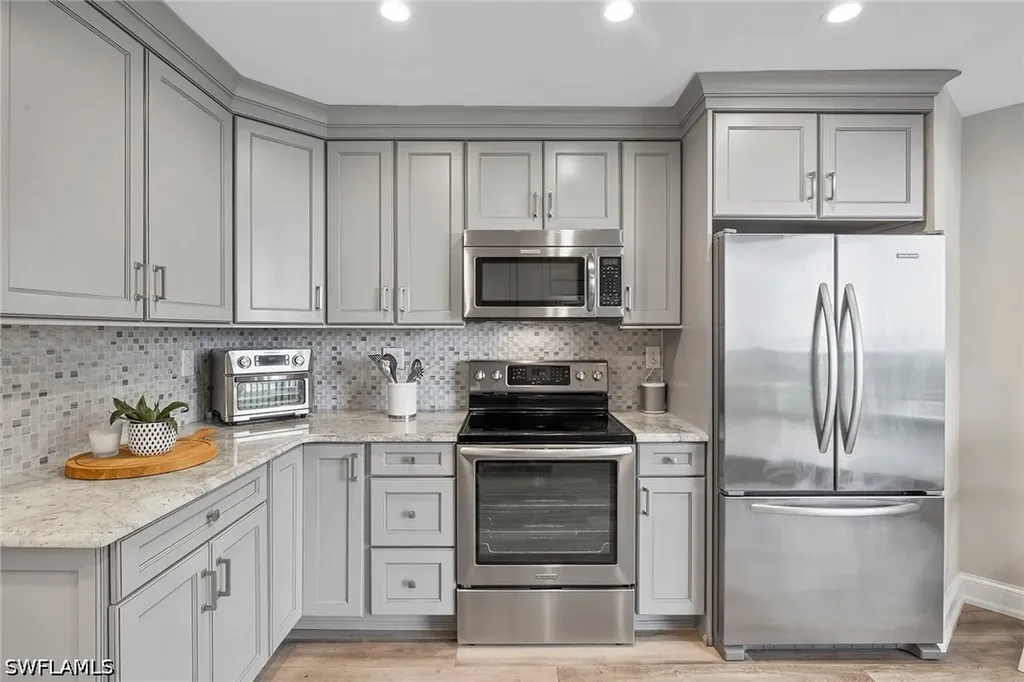 6075 Pelican Bay Boulevard Naples FL 34108