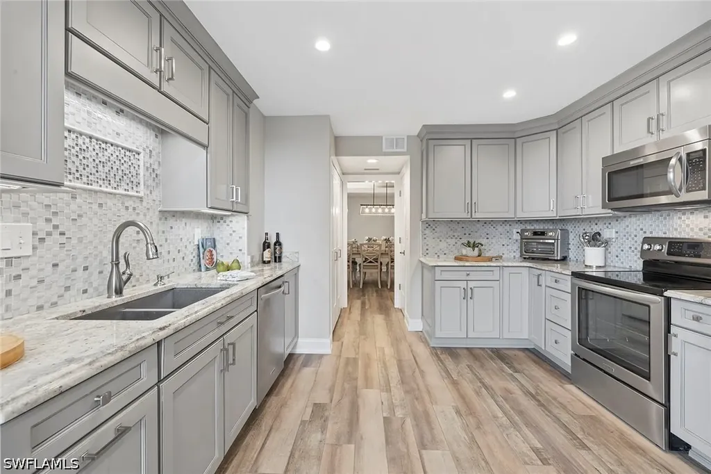 6075 Pelican Bay Boulevard Naples FL 34108