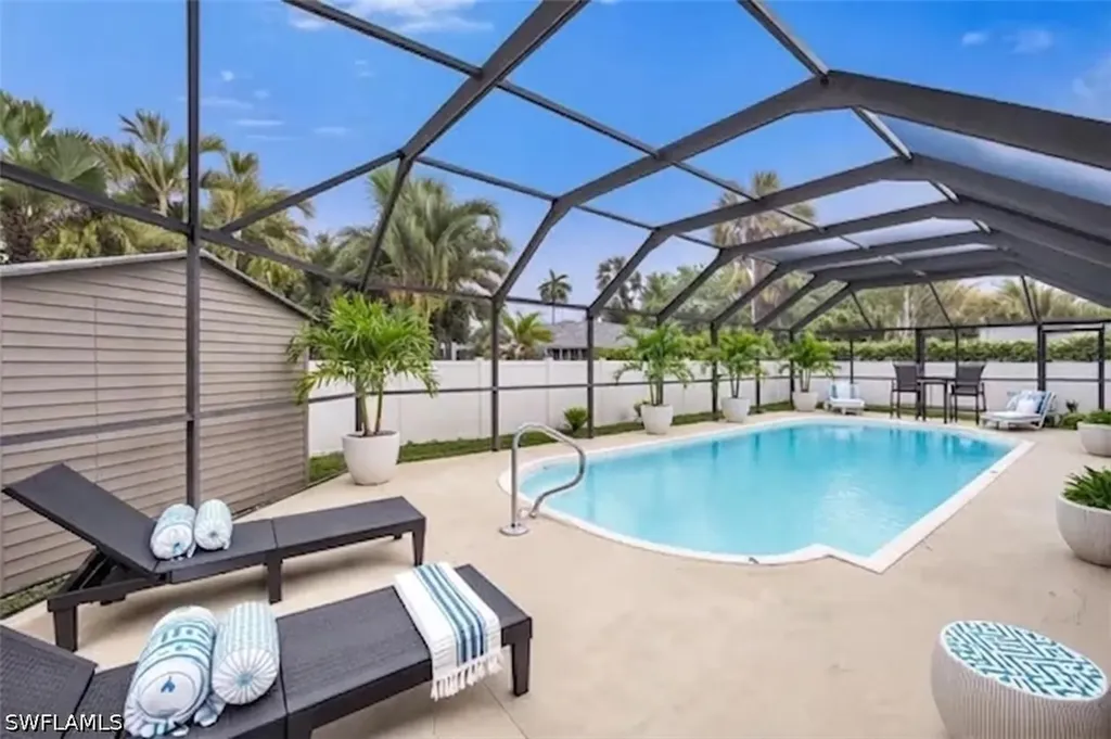225 Pebble Beach Circle Naples FL 34113