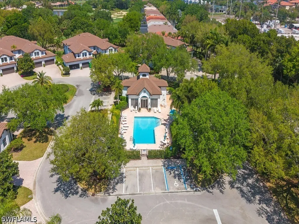 4415 Dover Court Naples FL 34105