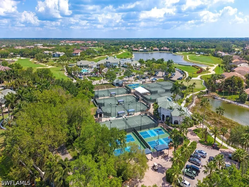 4415 Dover Court Naples FL 34105