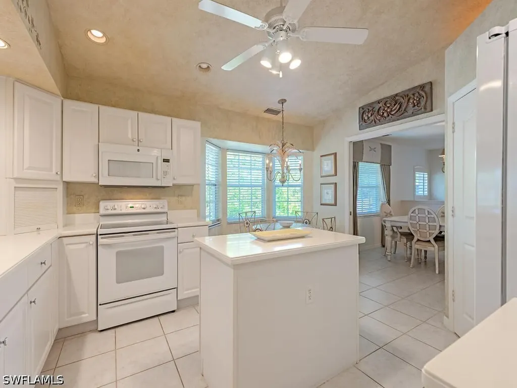 4415 Dover Court Naples FL 34105