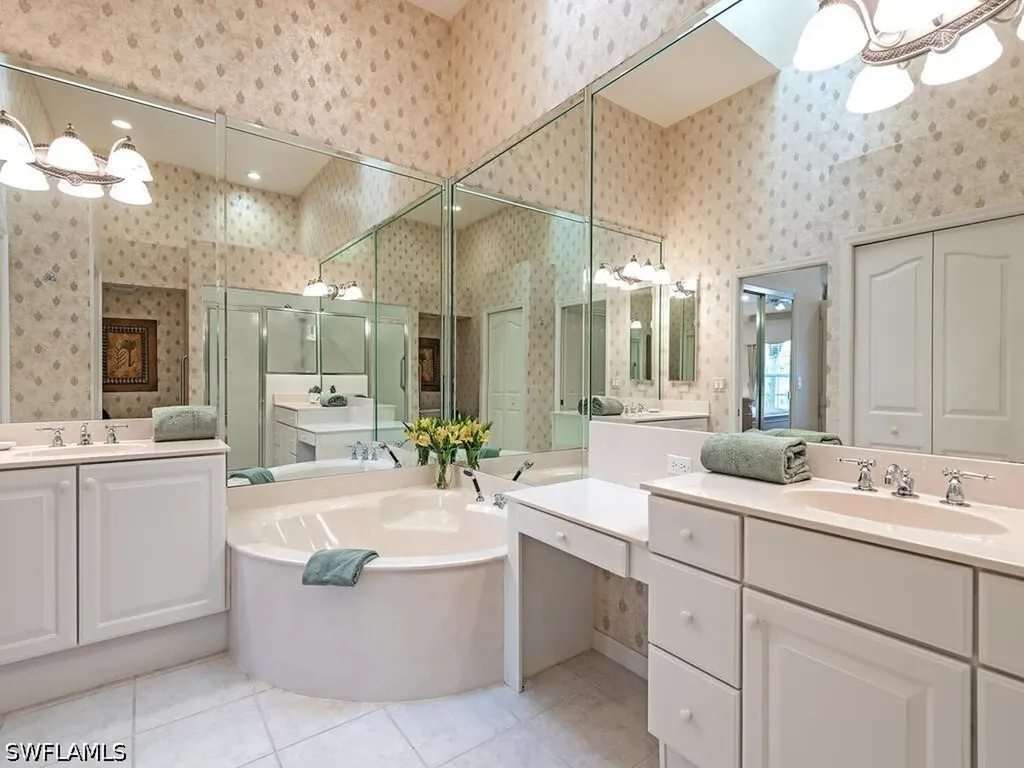 4415 Dover Court Naples FL 34105