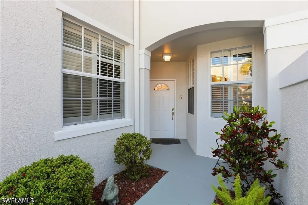 8420 Excalibur Circle Naples FL 34108