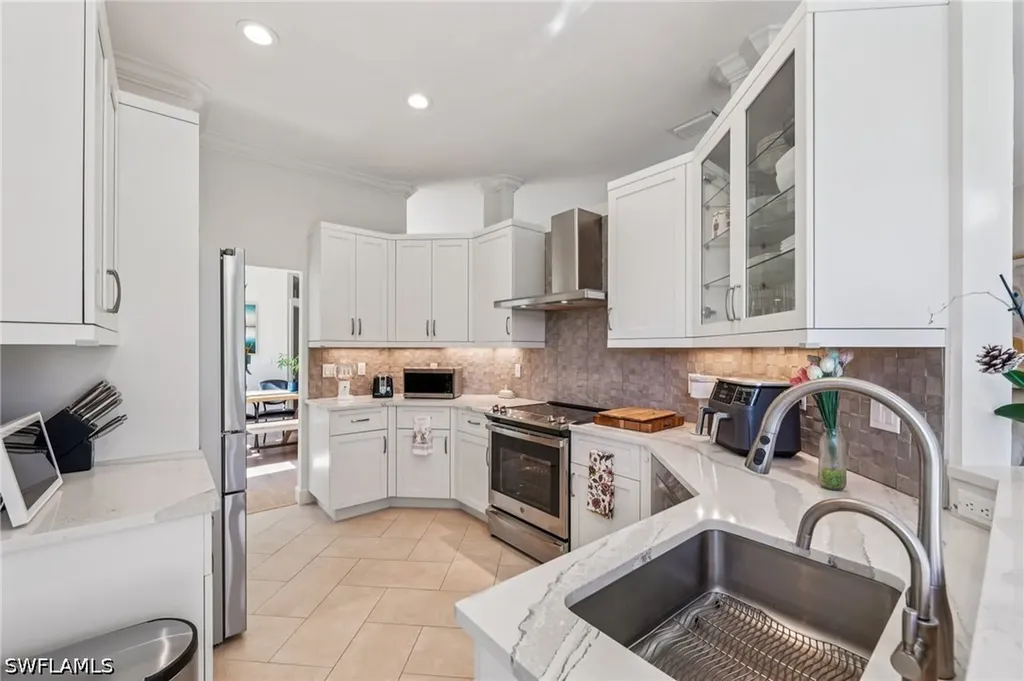 199 Vista Lane Naples FL 34119
