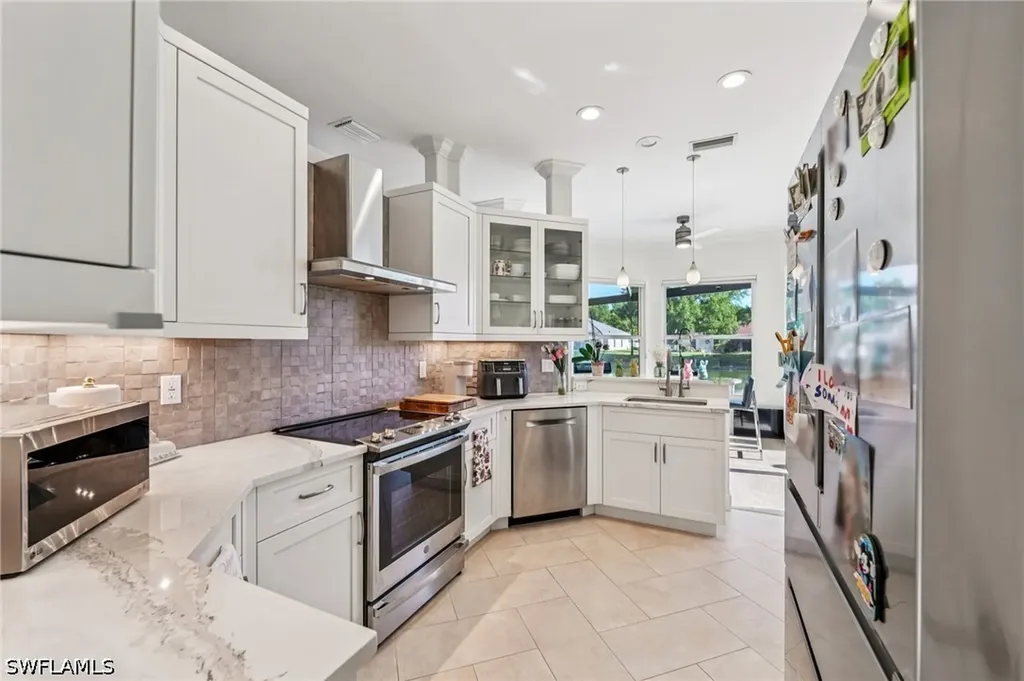 199 Vista Lane Naples FL 34119