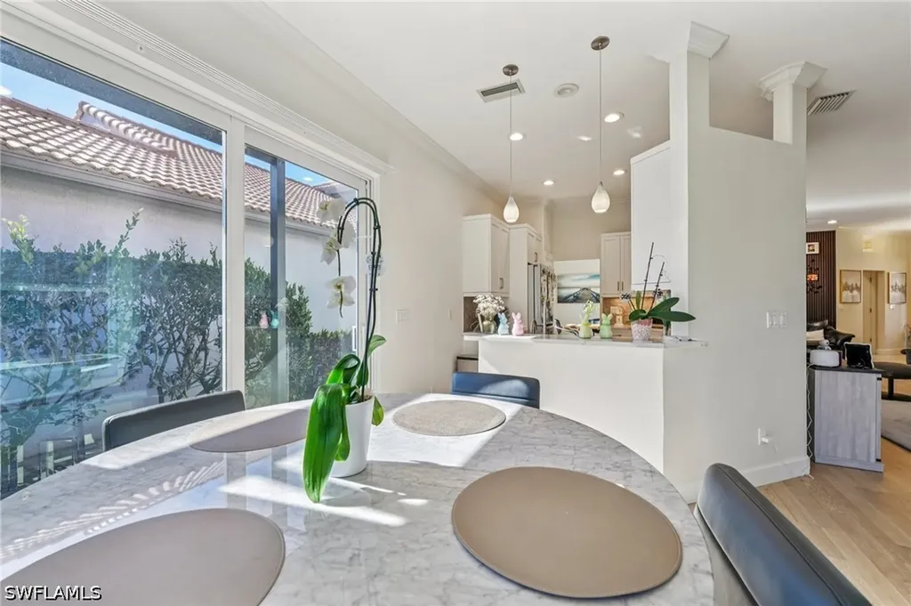 199 Vista Lane Naples FL 34119