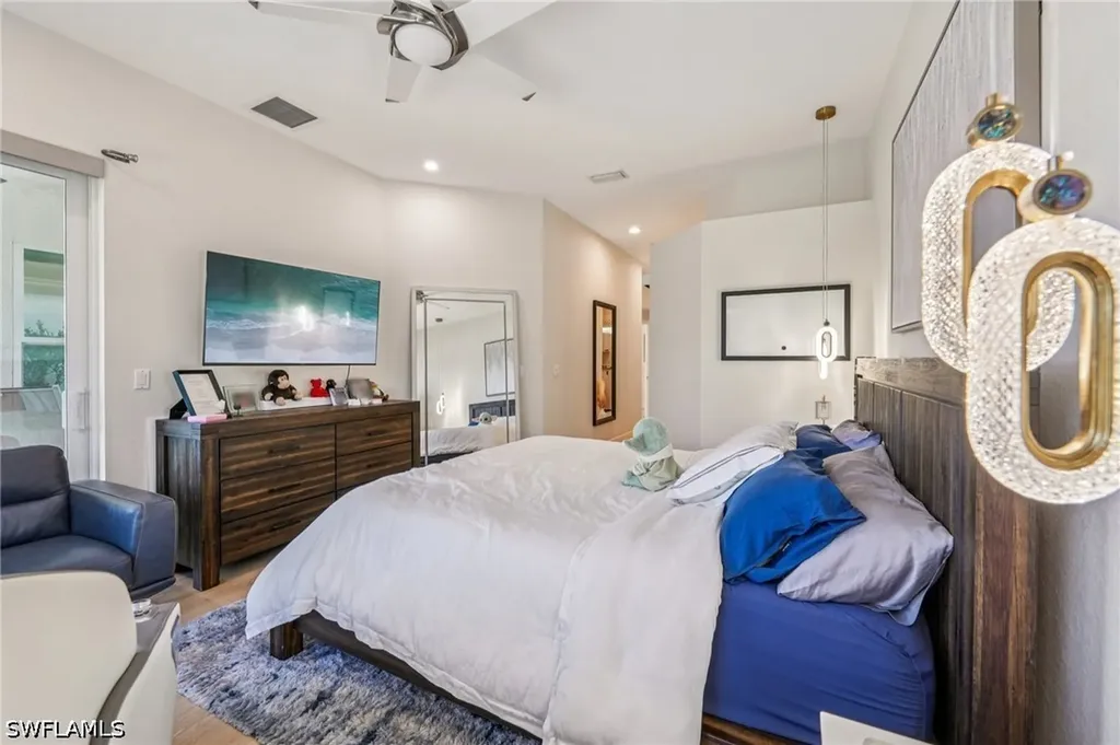 199 Vista Lane Naples FL 34119