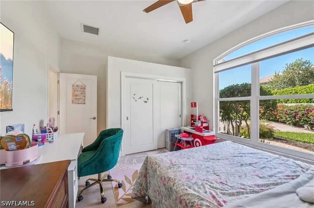 199 Vista Lane Naples FL 34119