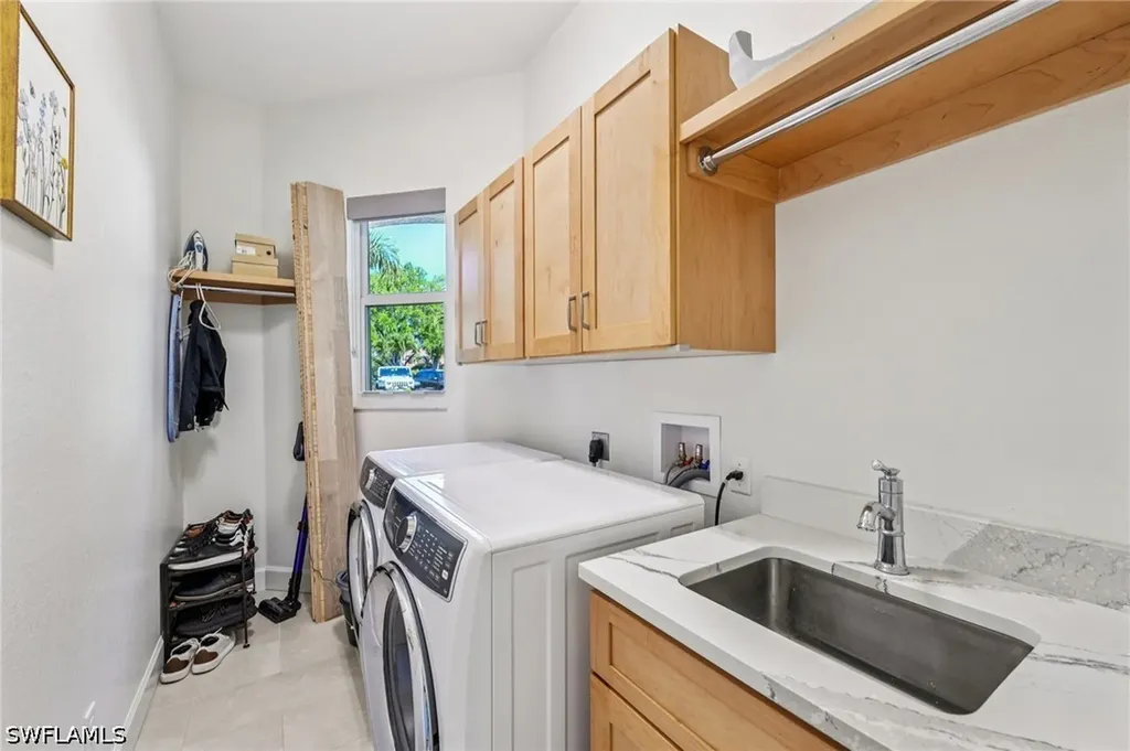 199 Vista Lane Naples FL 34119