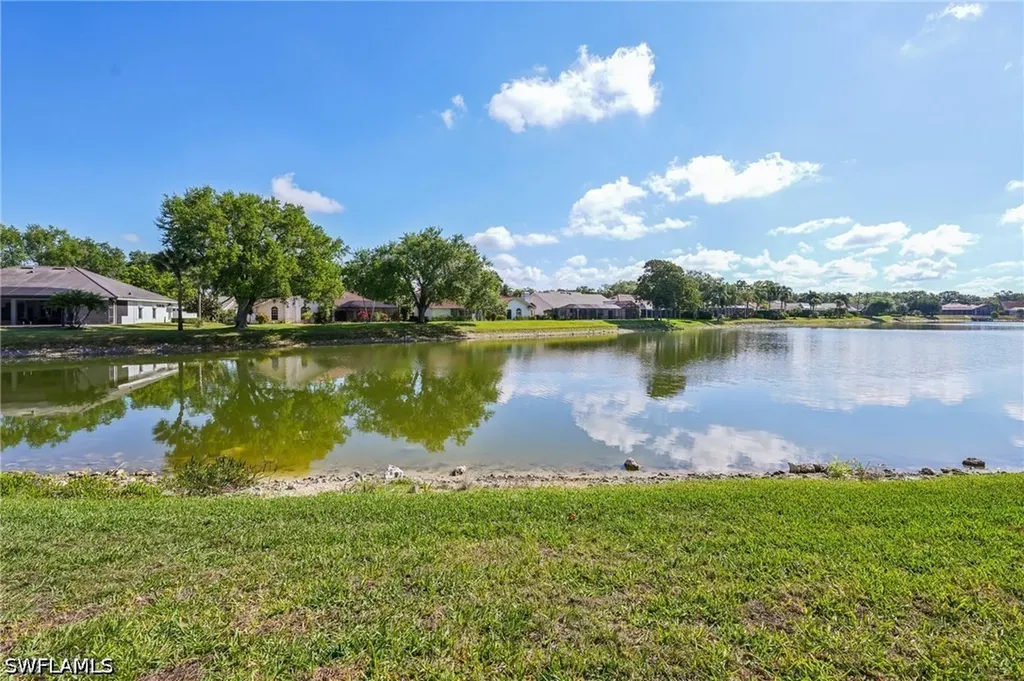 199 Vista Lane Naples FL 34119