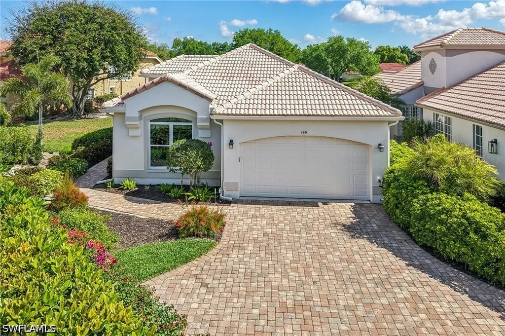 199 Vista Lane Naples FL 34119