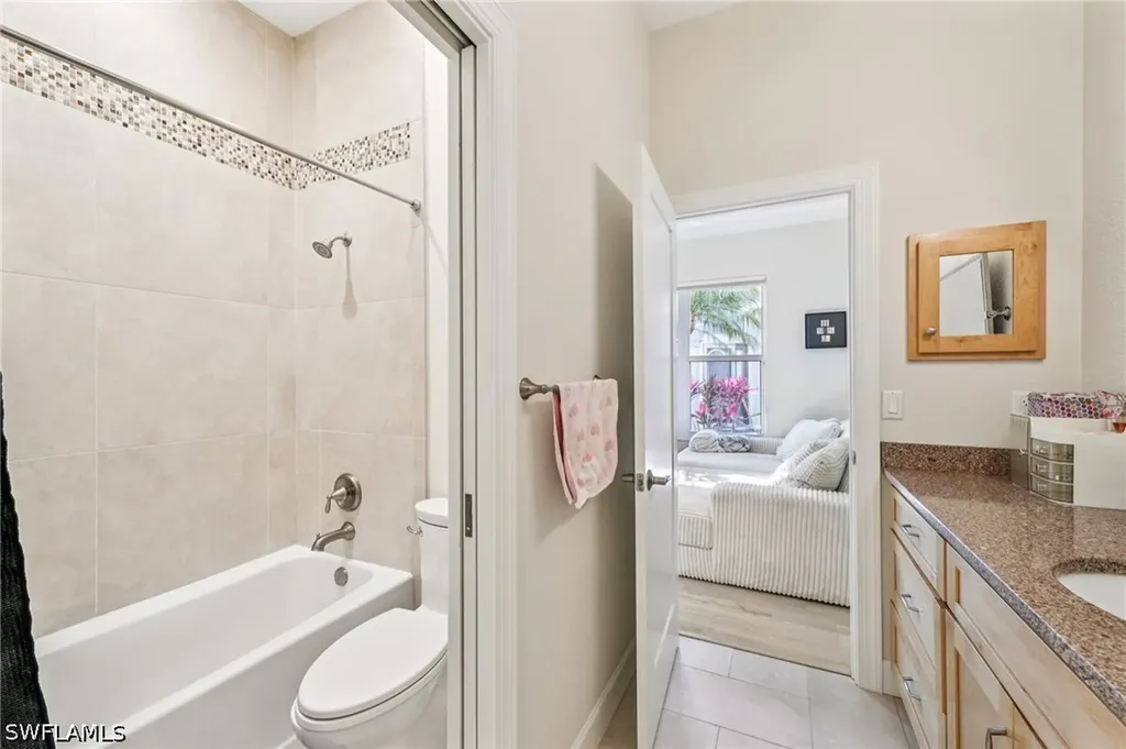 199 Vista Lane Naples FL 34119
