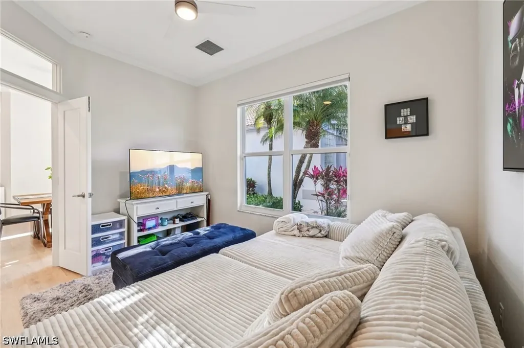 199 Vista Lane Naples FL 34119
