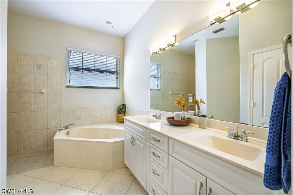 5235 Malvern Court Naples FL 34112