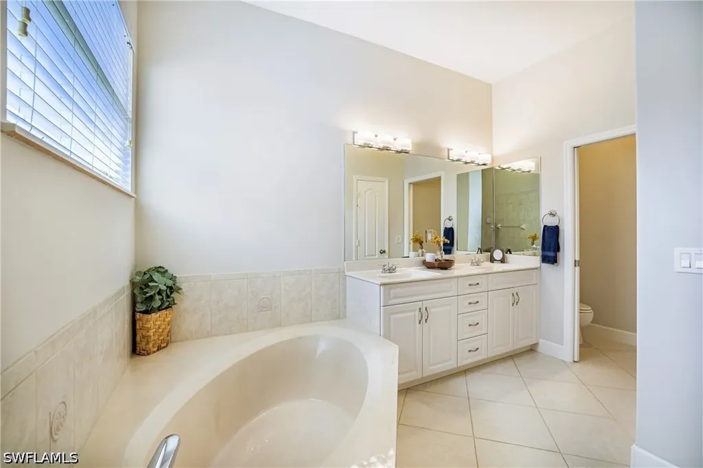5235 Malvern Court Naples FL 34112