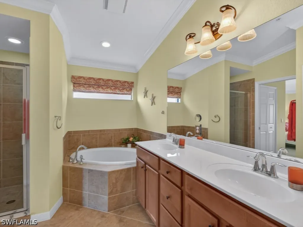 9844 Venezia Circle E Naples FL 34113