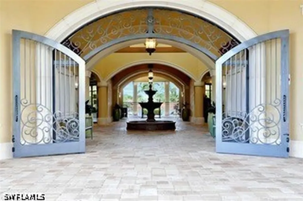 9844 Venezia Circle E Naples FL 34113