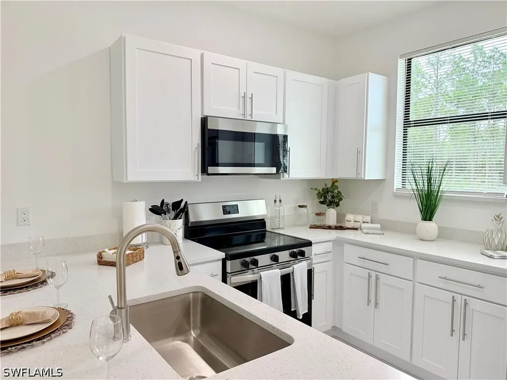 496-498 Bell Boulevard S Lehigh Acres FL 33974