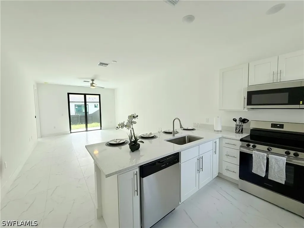 496-498 Bell Boulevard S Lehigh Acres FL 33974