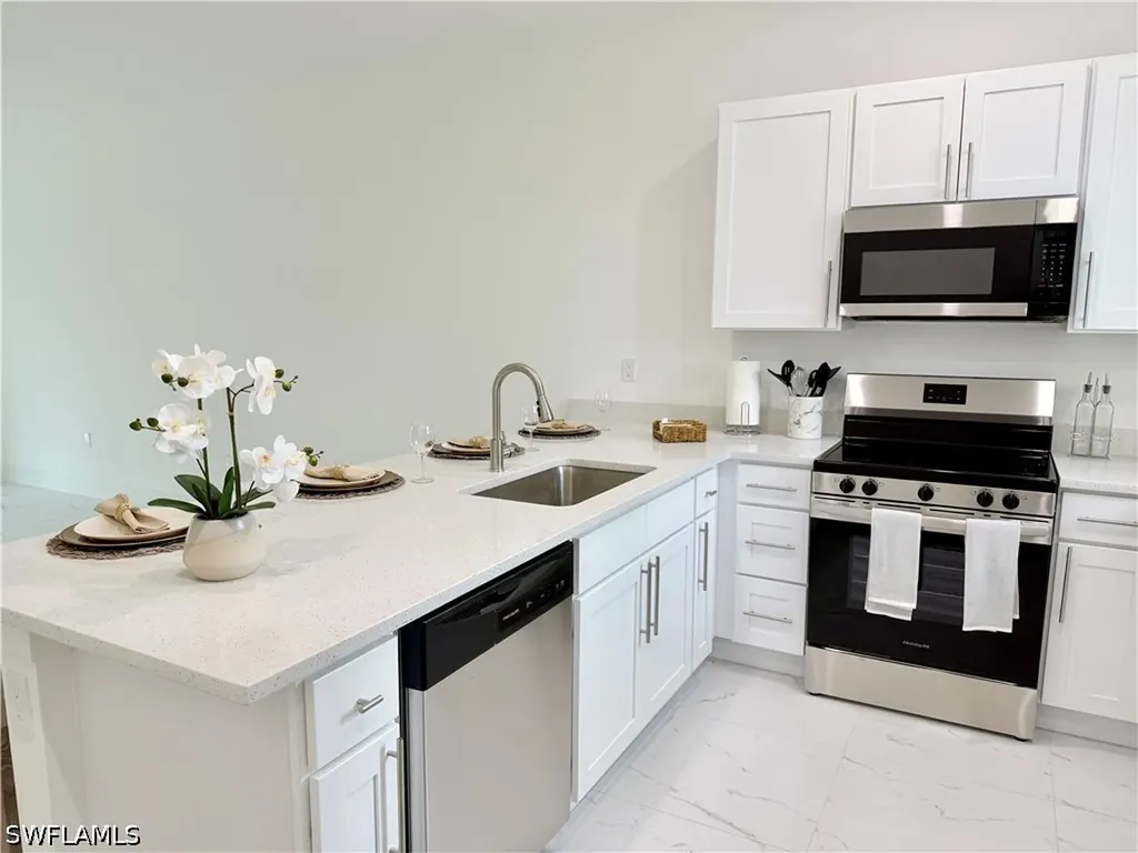496-498 Bell Boulevard S Lehigh Acres FL 33974